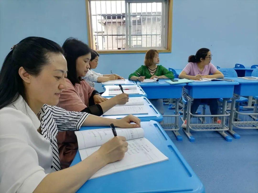 英语新课标解读考试答案_小学英语新课标解读图_英语新课标解读ppt