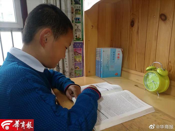 孩子学英语语法哪种教材最好_学语法有用吗_八岁男孩学英语语法有用吗