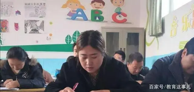 中心小学英语老师_小学老师英语_中营小学英语老师