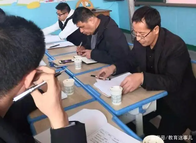 中营小学英语老师_小学老师英语_中心小学英语老师