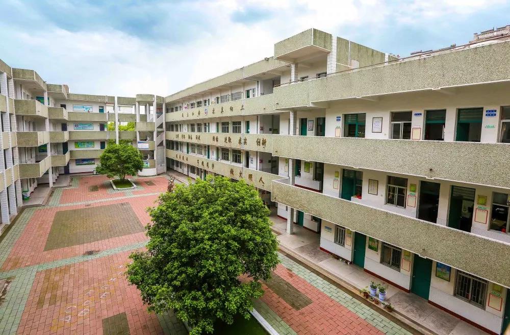 小学英语的山村_雨山区小学英语_山区学生英语