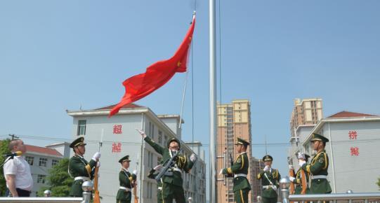 日本国歌只有28个字，翻译成英文后，看出日本的野心有多大